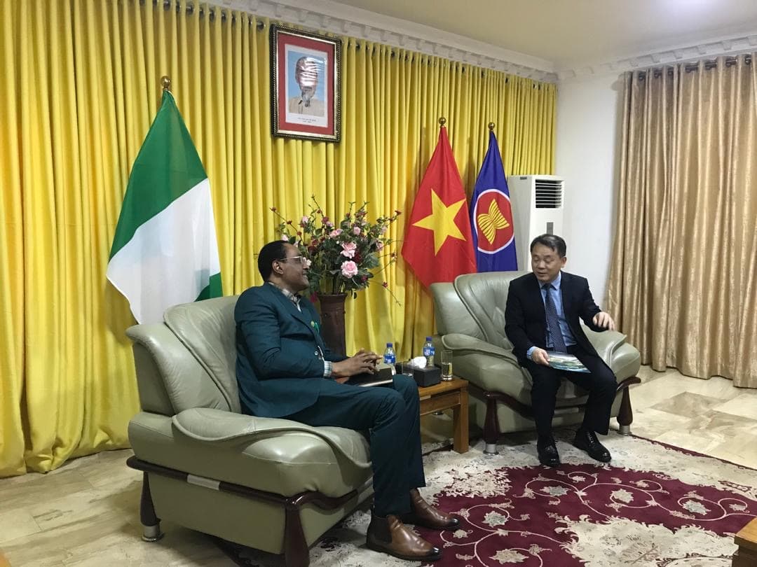 In discussion at the Embassy of Vietnam in Abuja
